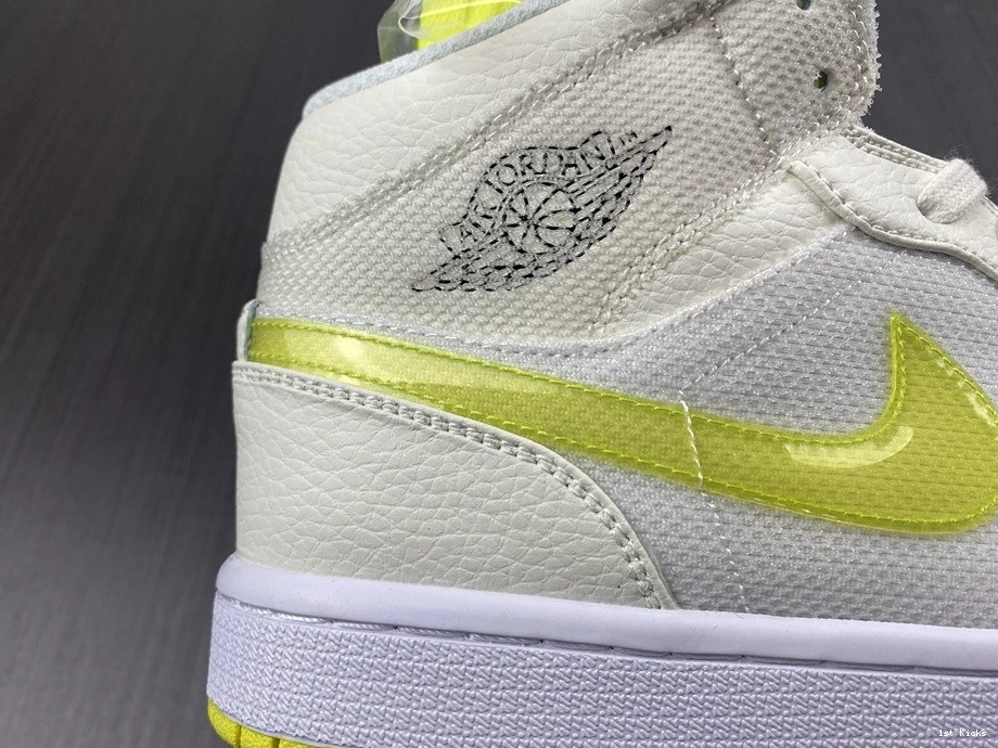 Yellow SE Mid 1 Voltage DB2822-107 - Jordan (W) 0515